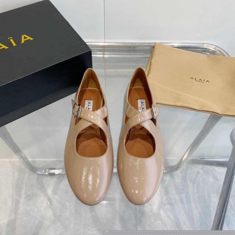 Other flat shoes